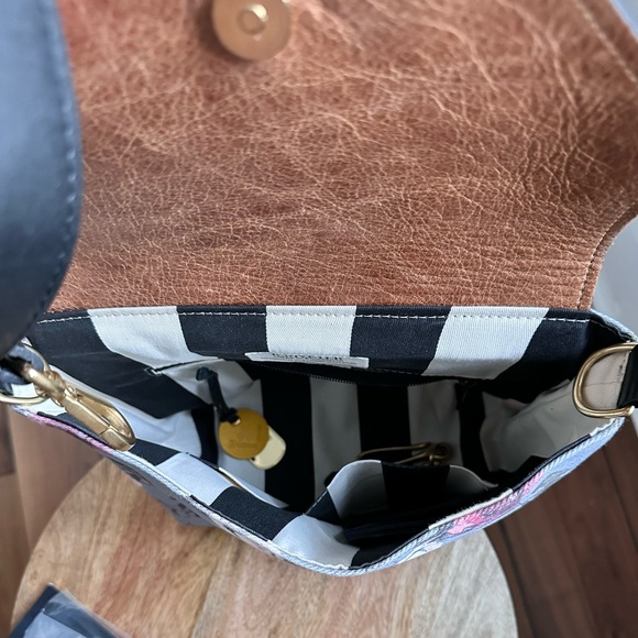 R. Riveter Hobby limited edition floral pattern purse NWT - Picture 8 of 14